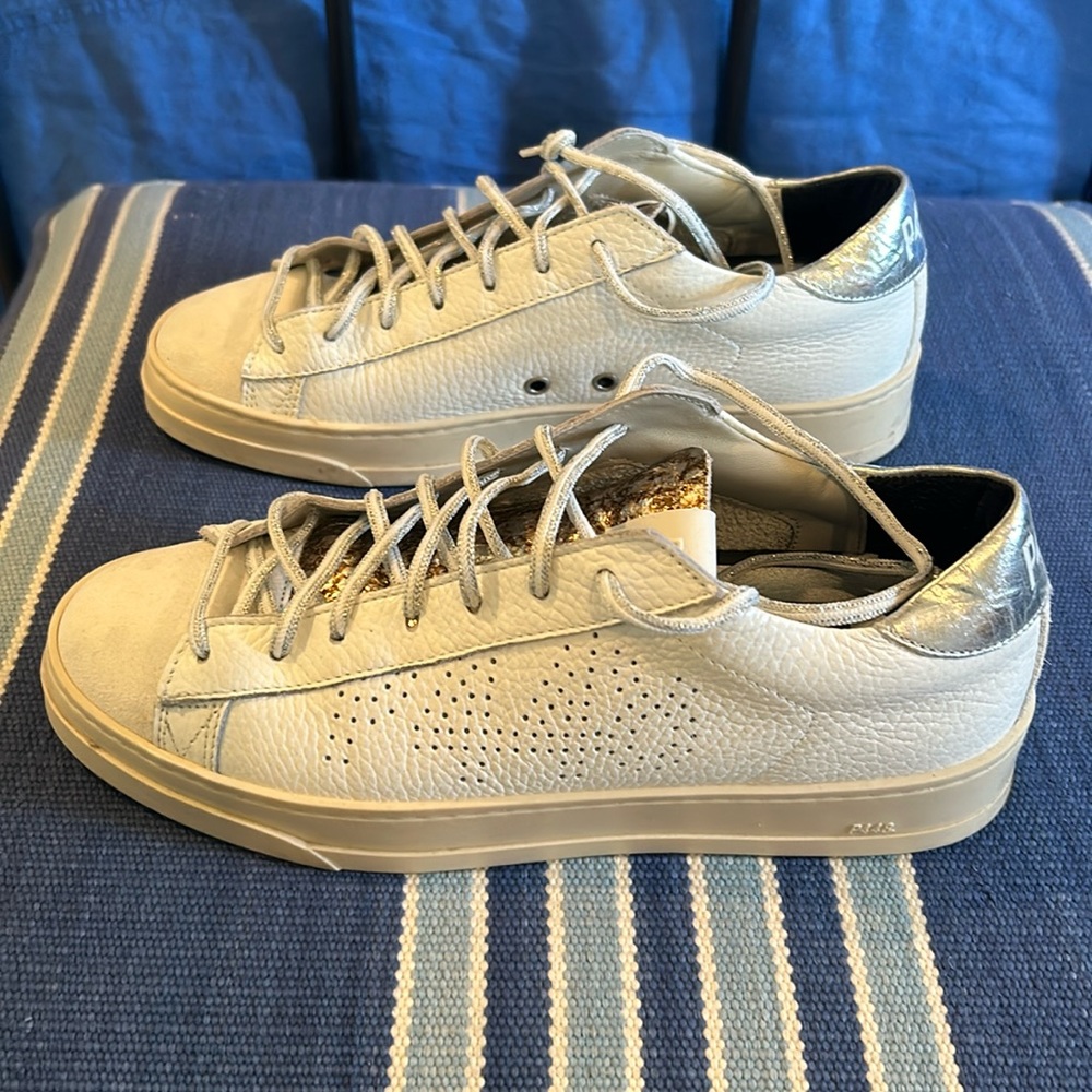 P448 Women’s size 39 almost brand new Jack Dakar shoes